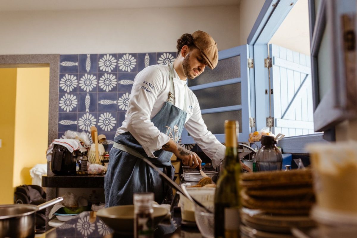 Odzież gastronomiczna – jak wybrać ubrania do pracy w kuchni?